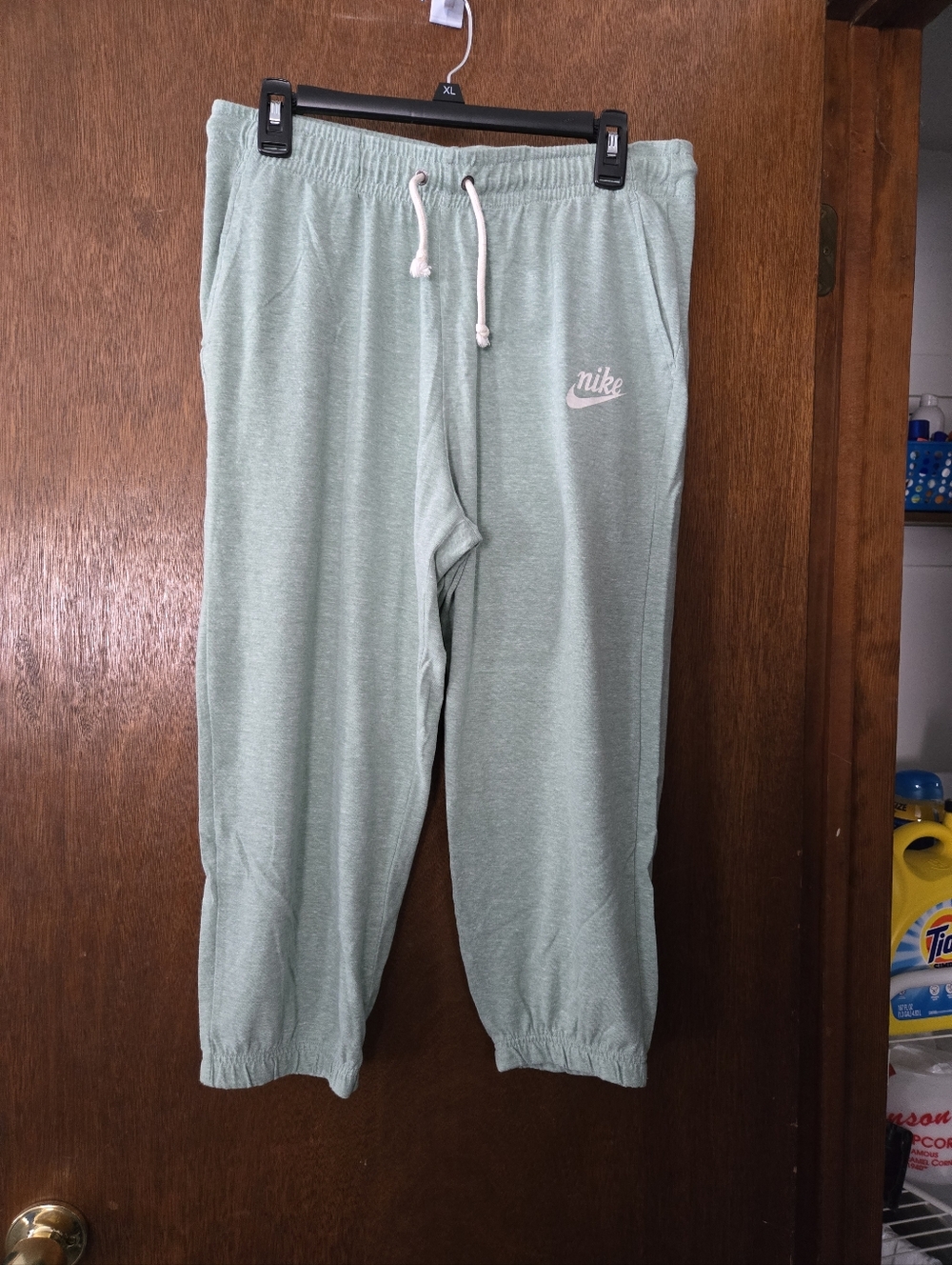 Nike Capri Athletic Pants